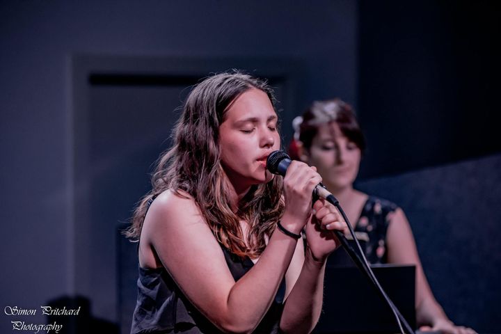 listing gallery item