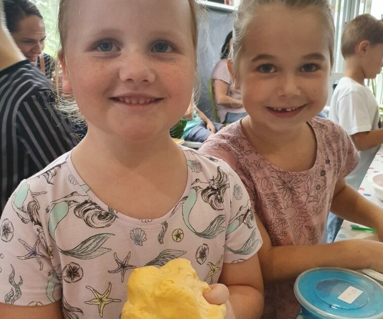 listing gallery item