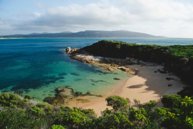 how to get to flinders island