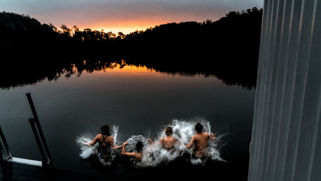 Derby Lake Floating Sauna House – The Floating Sauna on the Water