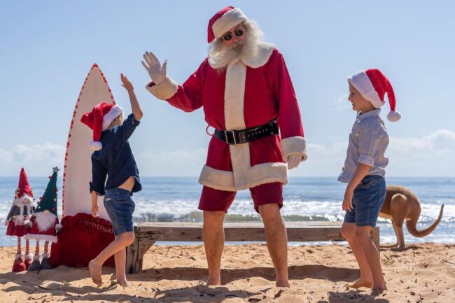 Santas Down Under – Sydney’s Beach Santa