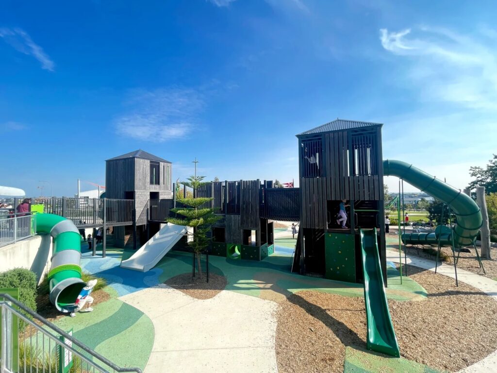 Minta Hilltop Fantasy Playground