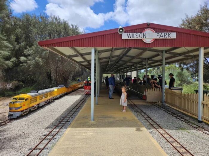 Castledare Miniature Railway - Ride the Little Trains in Wilson