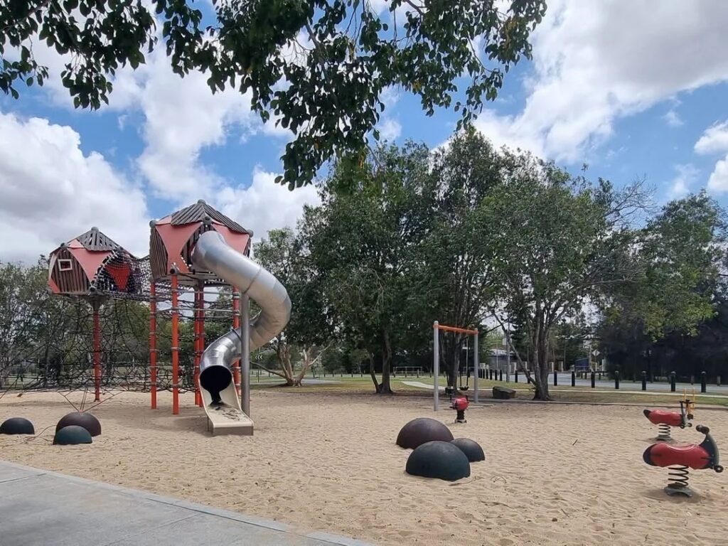 Crestmead Park