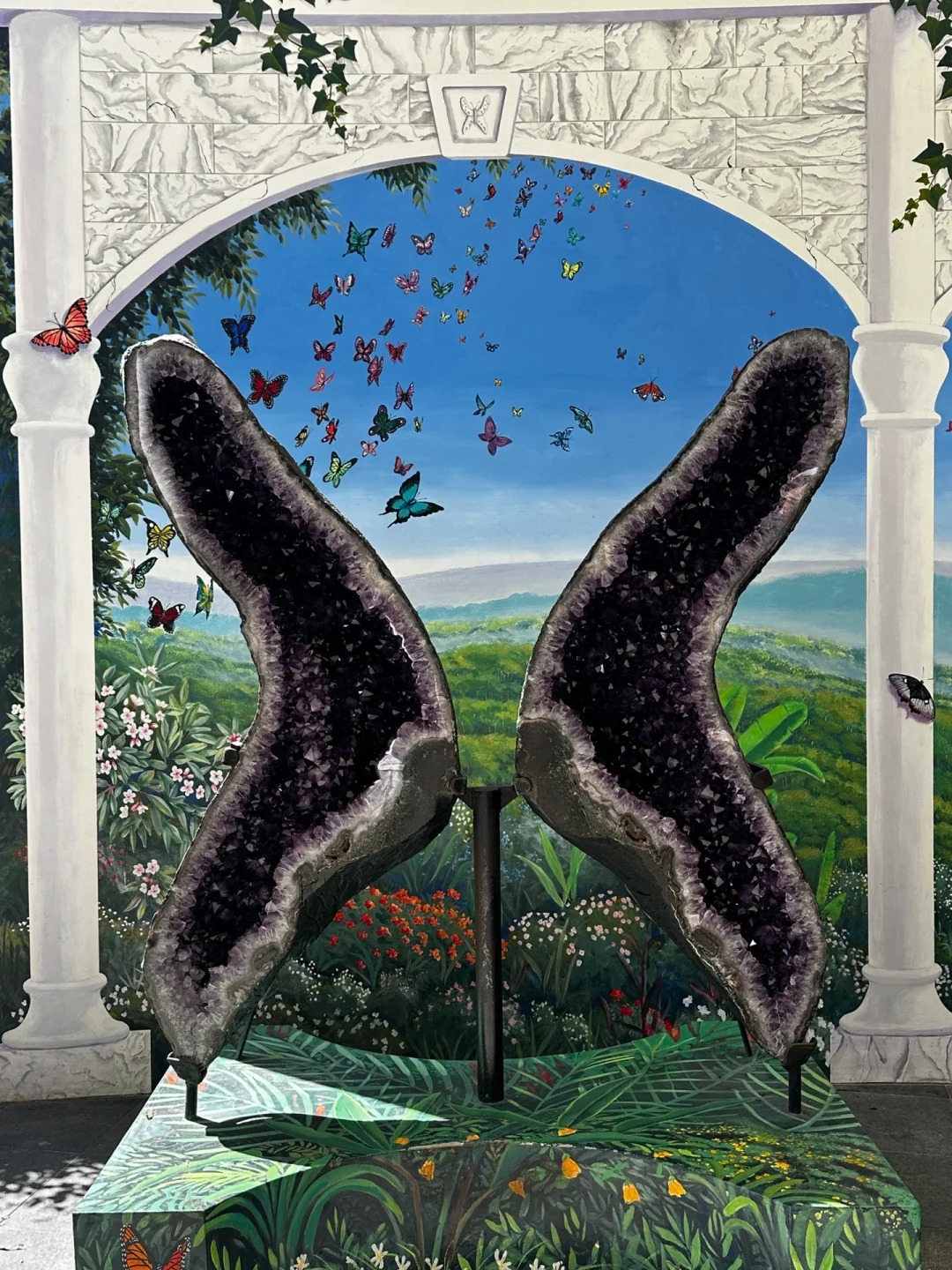 Crystal Castle and Shambhala Gardens Reviews
