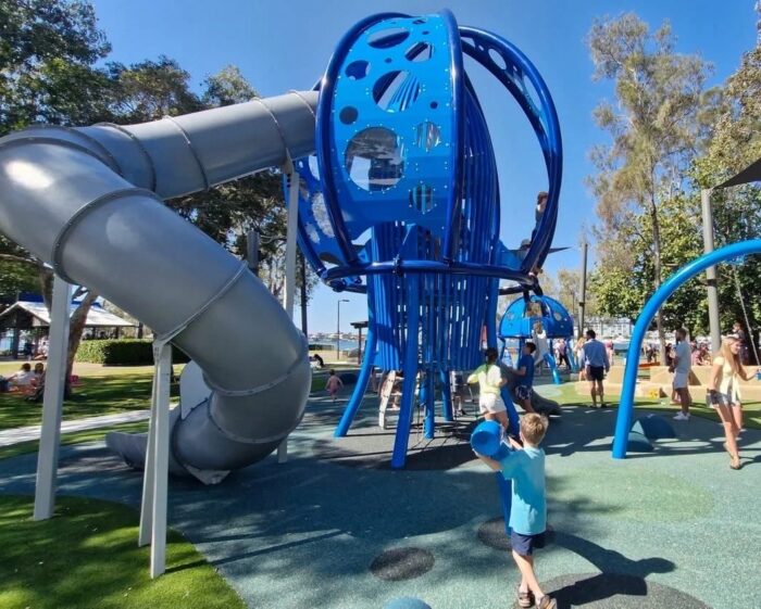 https://schoolholidaysaustralia.com.au/paradise-point-parklands-upgrade-reviews/