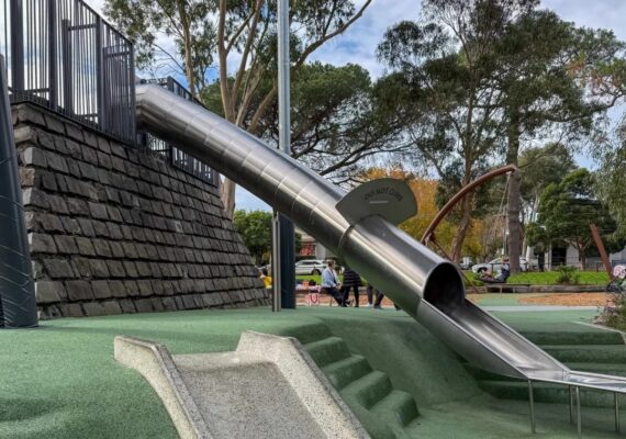 Victoria Park Kew Reviews - Playground Layered With History